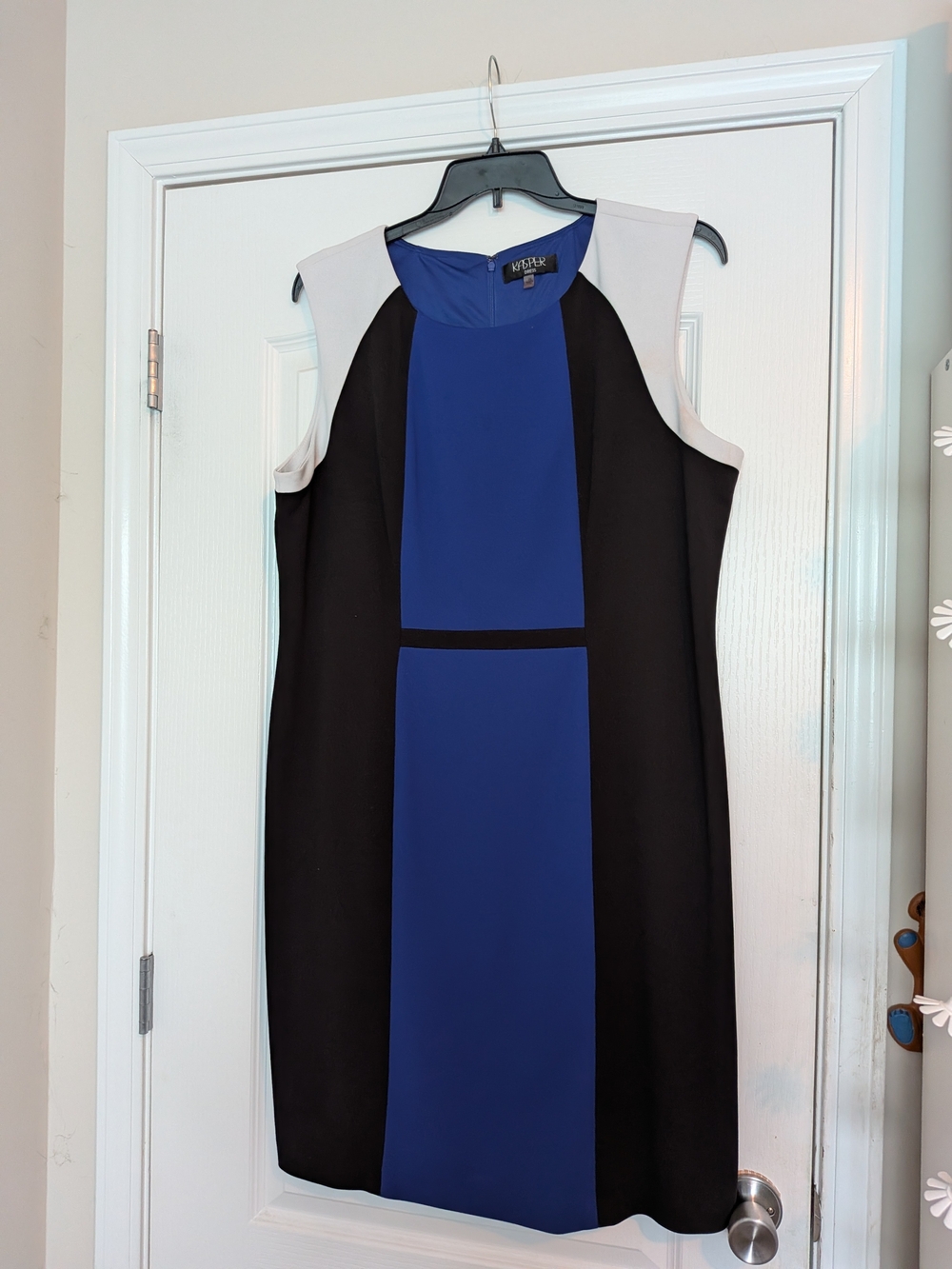 Kasper Sleeveless Colorblock Midi Dress in Blue, Black & White